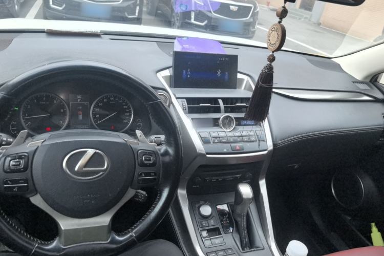 Used Lexus NX 2015 200T All-Wheel-Drive Fēngshàng Edition Center Console