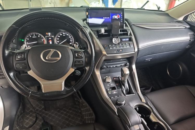 Used Lexus NX 2015 200T All-Wheel-Drive Fēngshàng Edition Center Console