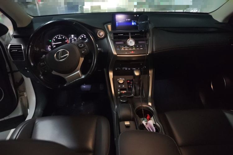 Used Lexus NX 2015 200T All-Wheel-Drive Fēngshàng Edition Center Console