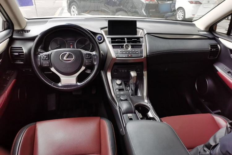 Used Lexus NX 2015 300h Front-Drive Fēngshàng Edition Center Console
