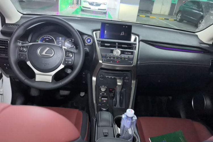 Used Lexus NX 2015 300h All-Wheel-Drive Fēngzhì Edition Center Console