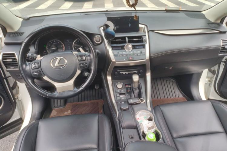 Used Lexus NX 2015 200T All-Wheel-Drive Fēngshàng Edition Center Console