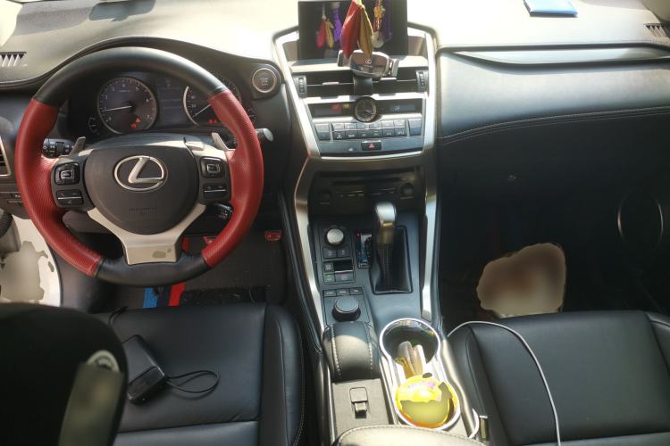 Used Lexus NX 2015 200T All-Wheel-Drive Fēngshàng Edition Center Console