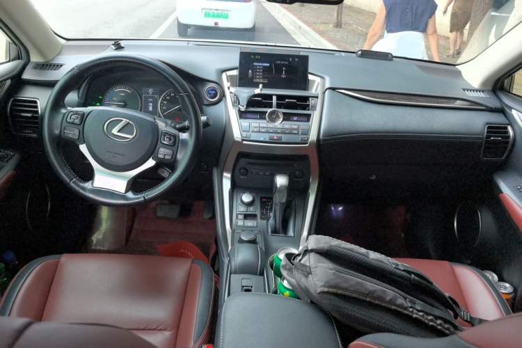 Used Lexus NX 2015 300h All-Wheel-Drive Fēngzhì Edition Center Console