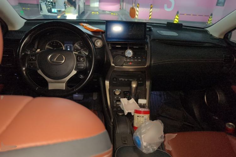 Used Lexus NX 2015 200T All-Wheel-Drive Fēngshàng Edition Center Console