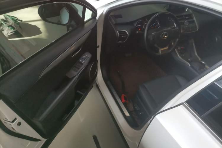 Used Lexus NX 2015 300h Front-Drive Fēngshàng Edition Driver Seat