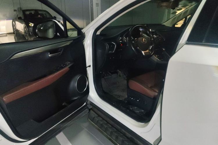 Used Lexus NX 2015 300h Front-Drive Fēngshàng Edition Driver Seat