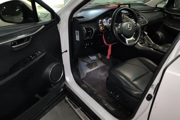 Used Lexus NX 2015 300h All-Wheel-Drive Fēngzhì Edition Driver Seat