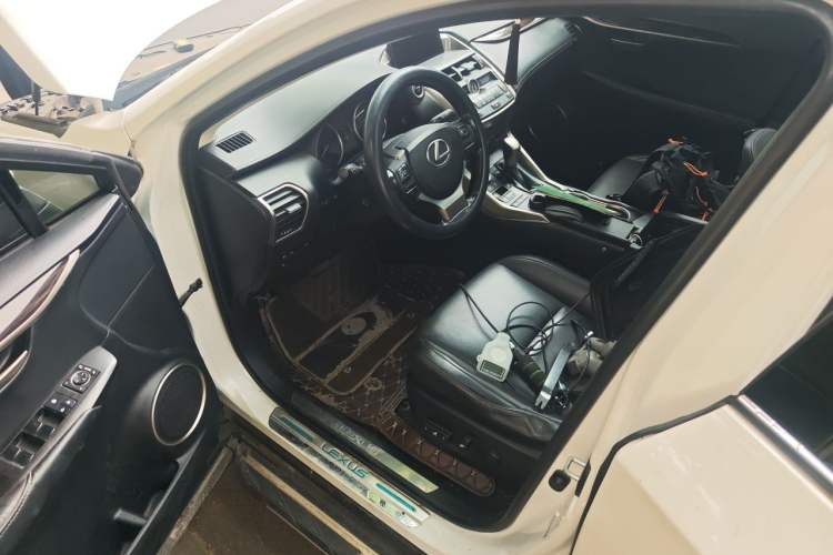 Used Lexus NX 2015 300h All-Wheel-Drive Fēngzhì Edition Driver Seat