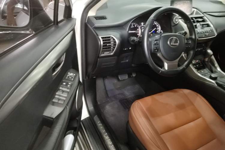 Used Lexus NX 2015 200 Front-Wheel Drive X-Trail SE Edition Driver Seat
