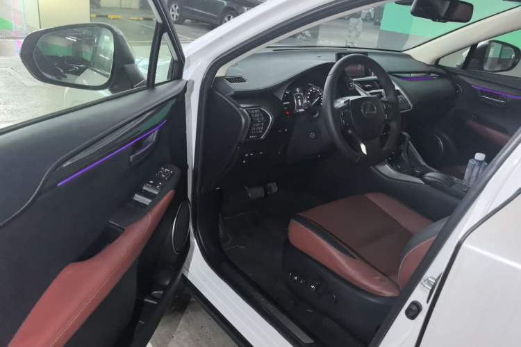 Used Lexus NX 2015 300h All-Wheel-Drive Fēngzhì Edition Driver Seat