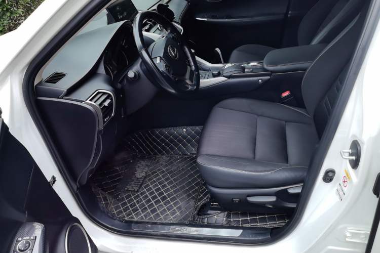 Used Lexus NX 2015 200 Front-Wheel Drive X-Trail SE Edition Driver Seat