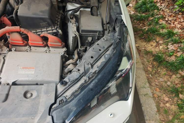 Used Lexus NX 2015 300h All-Wheel-Drive Fēngzhì Edition Engine Bay Left