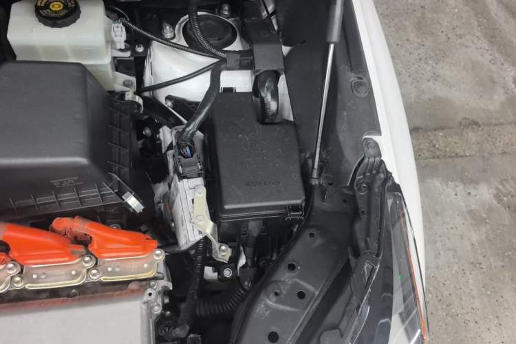 Used Lexus NX 2015 300h All-Wheel-Drive Fēngzhì Edition Engine Bay Left