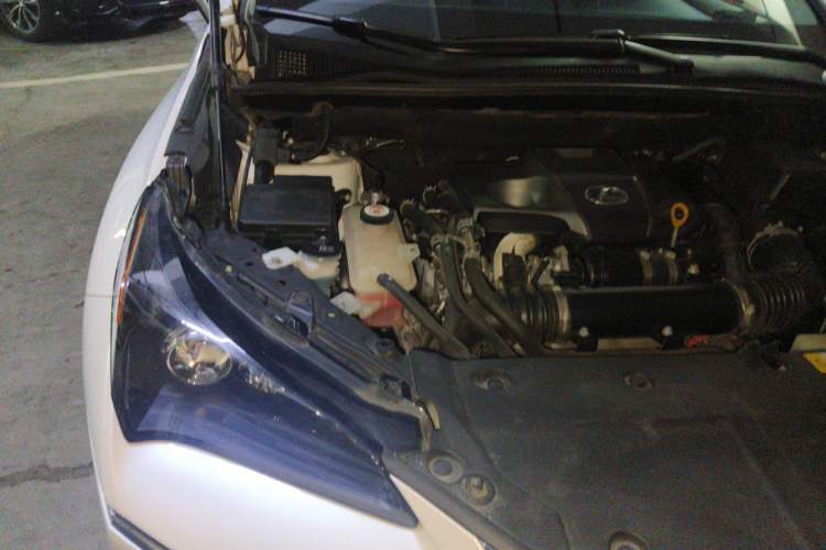 Used Lexus NX 2015 200T All-Wheel-Drive Fēngshàng Edition Engine Bay Right