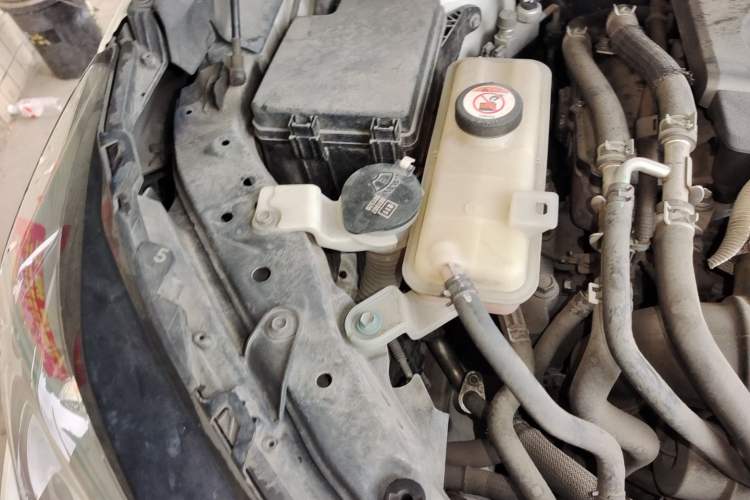 Used Lexus NX 2015 200T All-Wheel-Drive Fēngshàng Edition Engine Bay Right