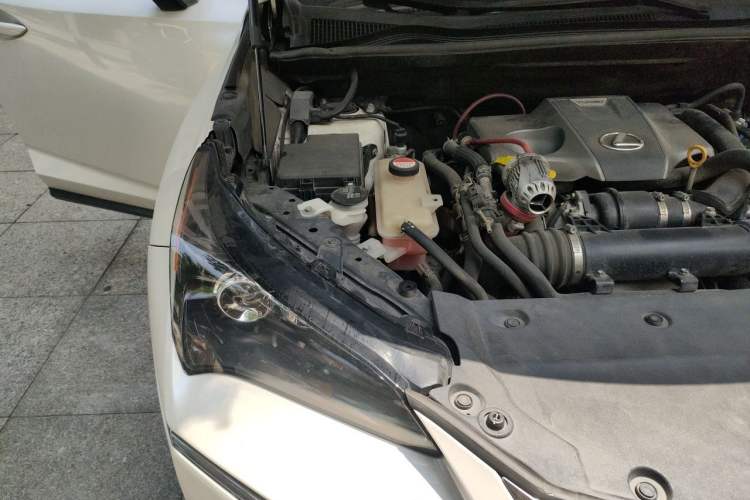 Used Lexus NX 2015 200T All-Wheel-Drive Fēngshàng Edition Engine Bay Right