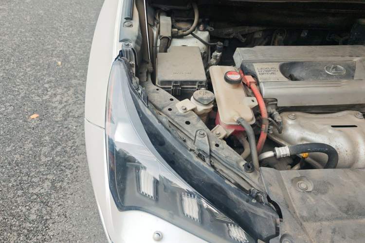 Used Lexus NX 2015 300h All-Wheel-Drive Fēngzhì Edition Engine Bay Right
