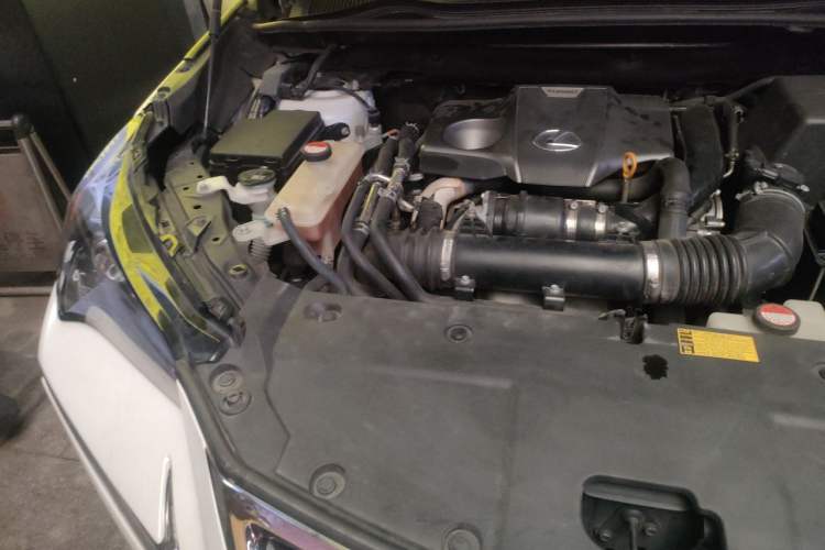 Used Lexus NX 2015 200T All-Wheel-Drive Fēngshàng Edition Engine Bay Right