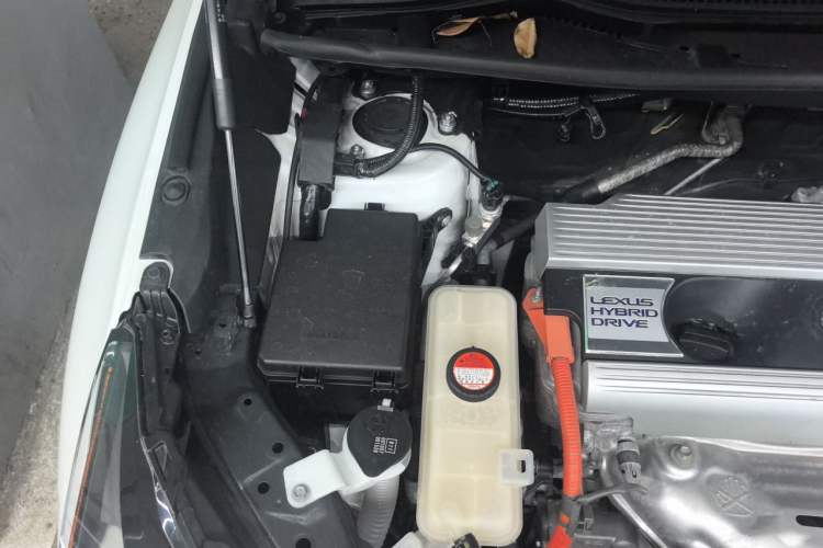 Used Lexus NX 2015 300h All-Wheel-Drive Fēngzhì Edition Engine Bay Right