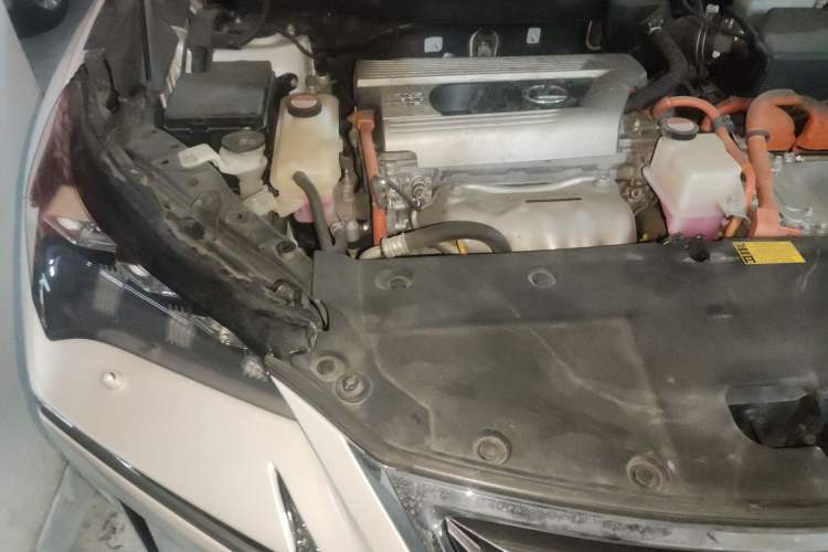 Used Lexus NX 2015 300h All-Wheel-Drive Fēngzhì Edition Engine Bay Right