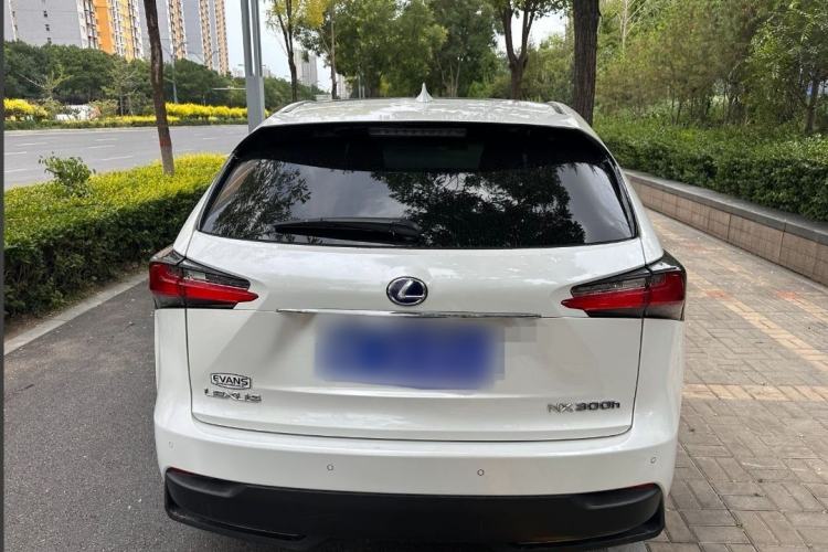 Used Lexus NX 2015 300h All-Wheel-Drive Fēngzhì Edition Exterior 5