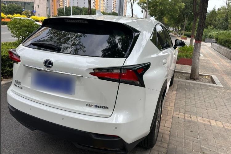 Used Lexus NX 2015 300h All-Wheel-Drive Fēngzhì Edition Exterior 6
