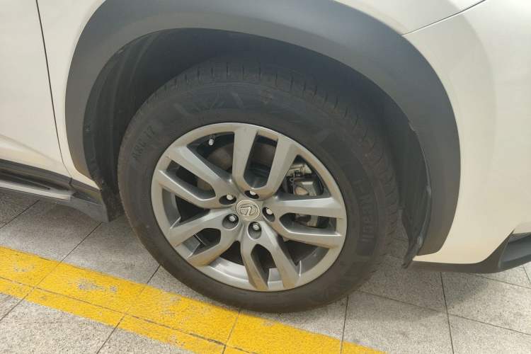 Used Lexus NX 2015 200T All-Wheel-Drive Fēngshàng Edition Exterior 7