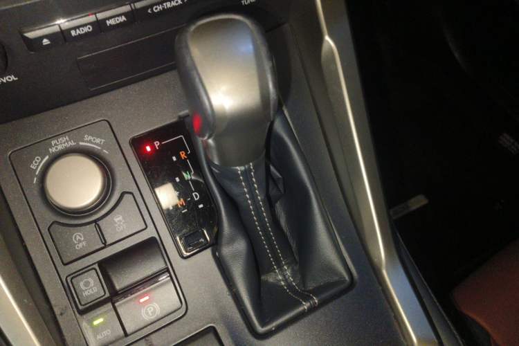 Used Lexus NX 2015 200T All-Wheel-Drive Fēngshàng Edition Gear Lever