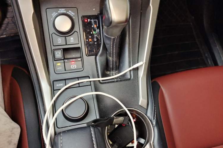 Used Lexus NX 2015 200T All-Wheel-Drive Fēngshàng Edition Gear Lever