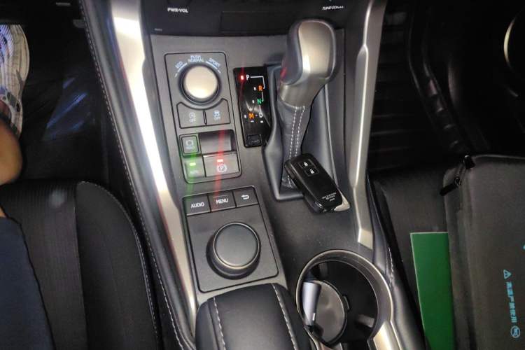 Used Lexus NX 2015 200 Front-Wheel Drive X-Trail SE Edition Gear Lever