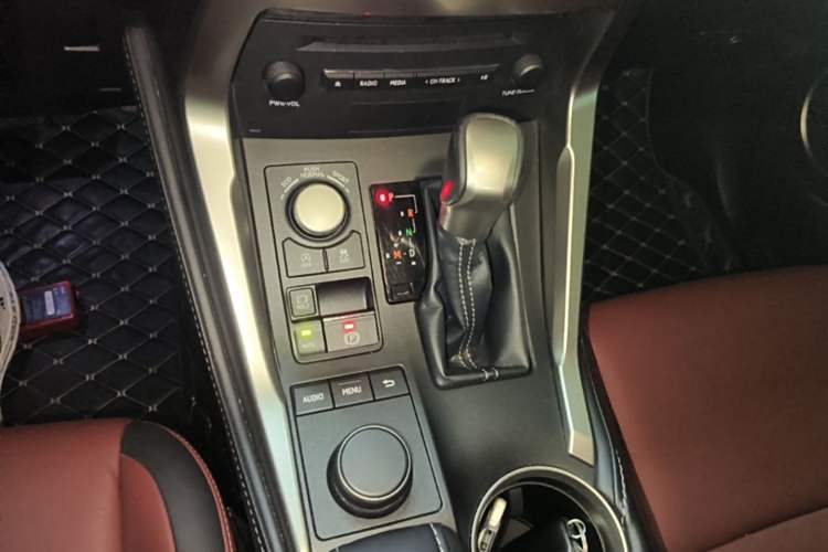 Used Lexus NX 2015 200T All-Wheel-Drive Fēngshàng Edition Gear Lever