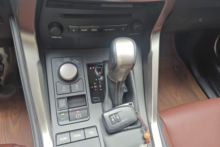 Used Lexus NX 2015 200T All-Wheel-Drive Fēngshàng Edition Gear Lever