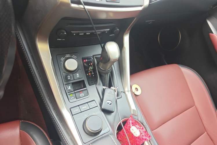 Used Lexus NX 2015 200T All-Wheel-Drive Fēngshàng Edition Gear Lever