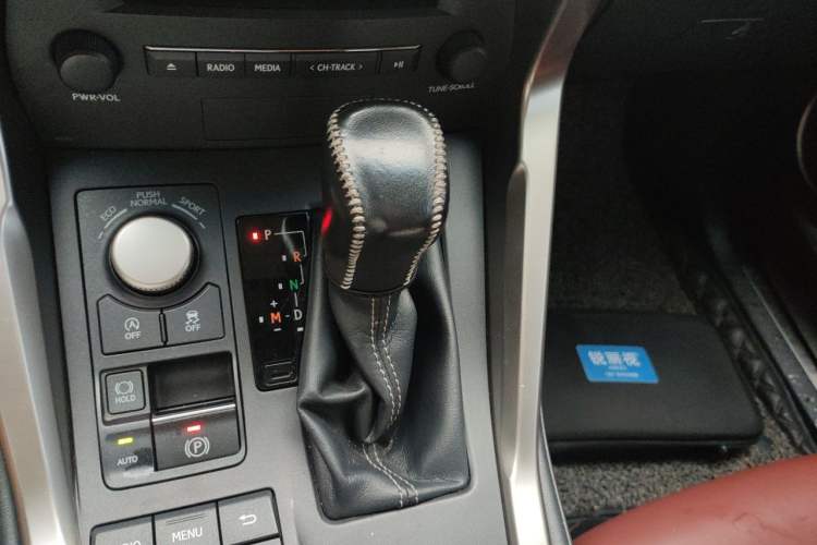 Used Lexus NX 2015 200T All-Wheel-Drive Fēngshàng Edition Gear Lever