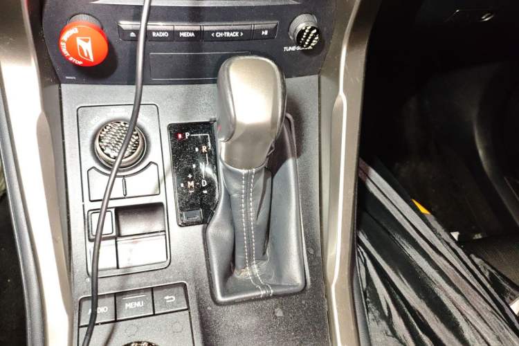Used Lexus NX 2015 200 Front-Wheel Drive X-Trail SE Edition Gear Lever