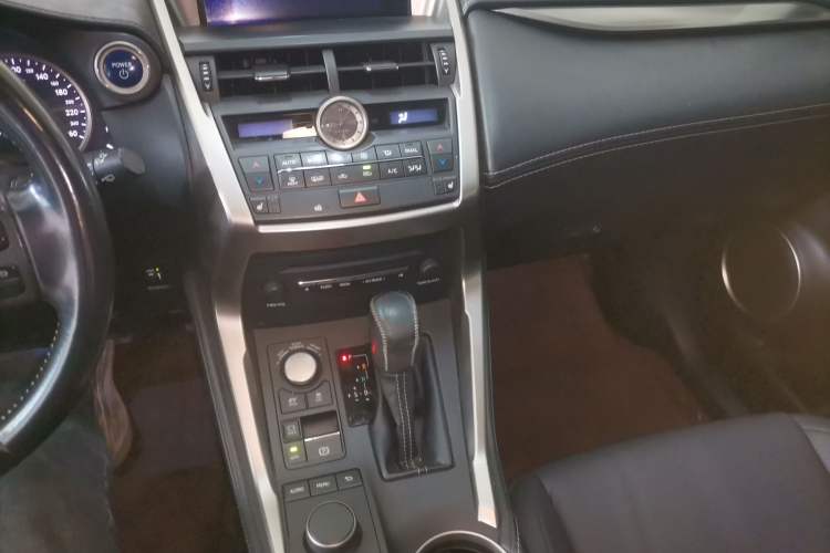 Used Lexus NX 2015 300h Front-Drive Fēngshàng Edition Gear Lever