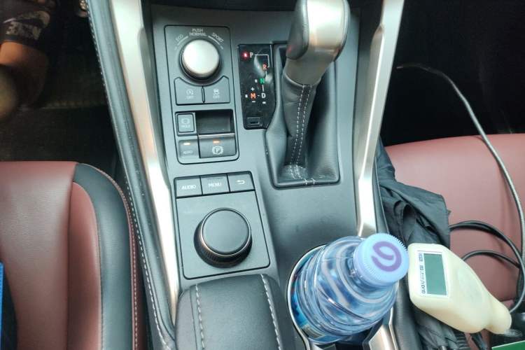 Used Lexus NX 2015 200T All-Wheel-Drive Fēngshàng Edition Gear Lever