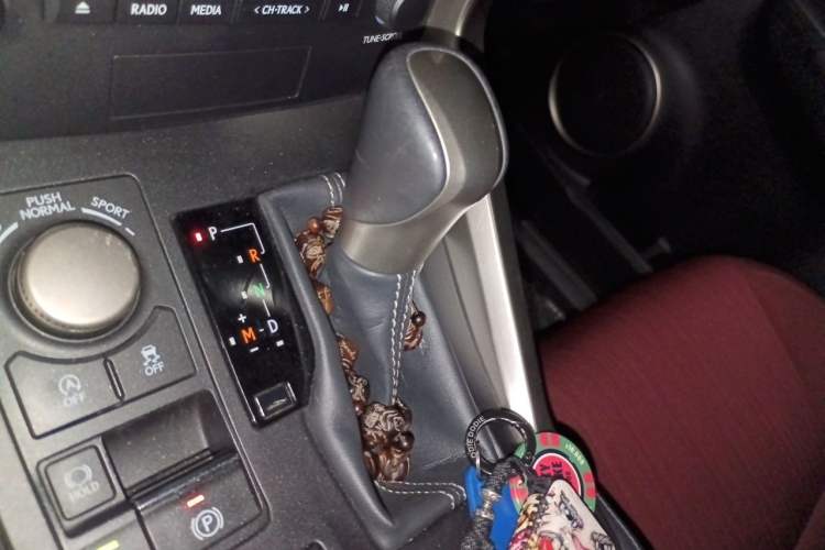 Used Lexus NX 2015 200 Front-Wheel Drive X-Trail SE Edition Gear Lever