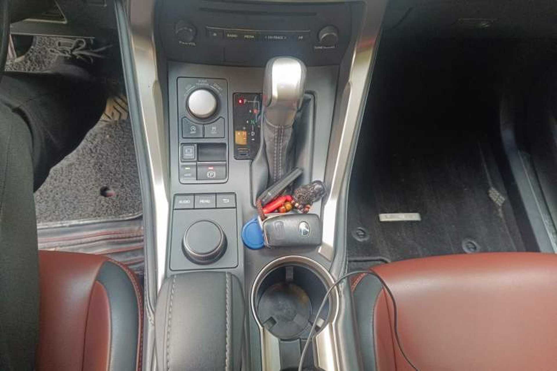 Used Lexus NX 2015 200T All-Wheel-Drive Fēngshàng Edition Gear Lever