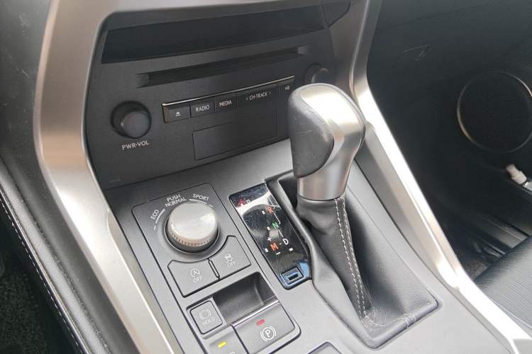 Used Lexus NX 2015 200 Front-Wheel Drive X-Trail SE Edition Gear Lever