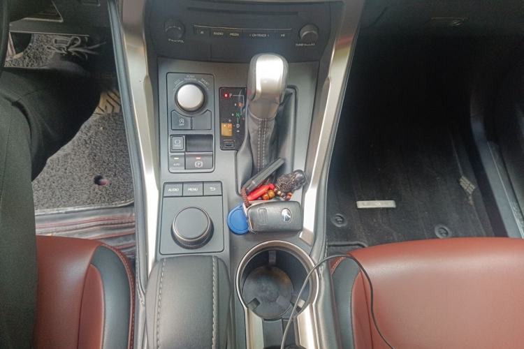 Used Lexus NX 2015 200T All-Wheel-Drive Fēngshàng Edition Gear Lever