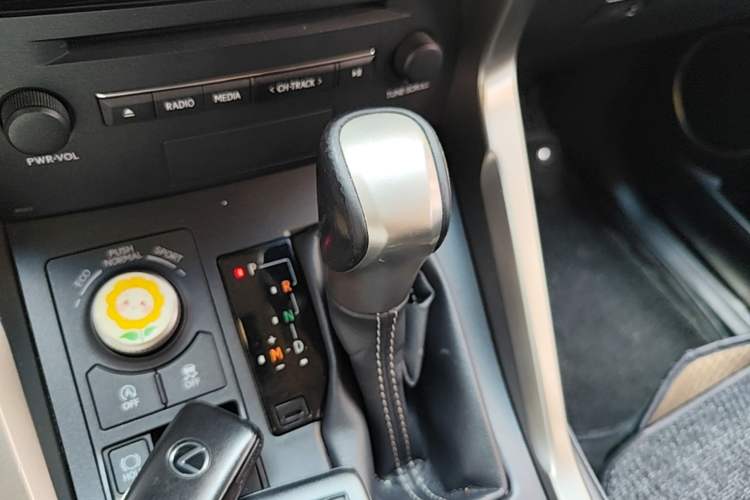 Used Lexus NX 2015 200 Front-Wheel Drive X-Trail SE Edition Gear Lever