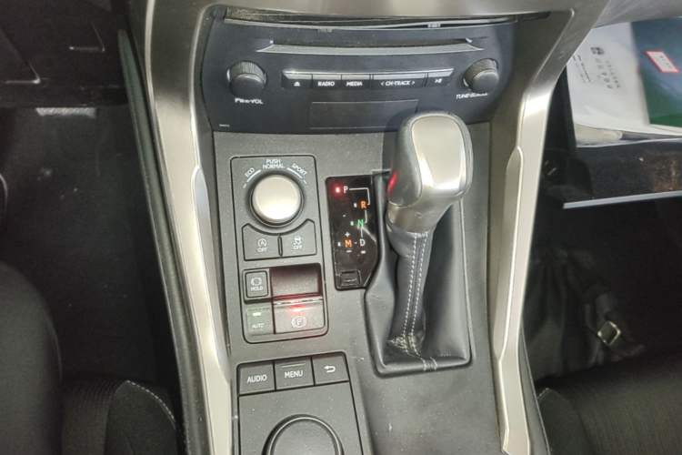 Used Lexus NX 2015 200 Front-Wheel Drive X-Trail SE Edition Gear Lever