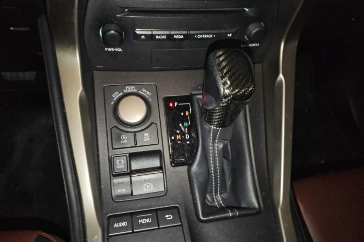 Used Lexus NX 2015 200T All-Wheel-Drive Fēngshàng Edition Gear Lever