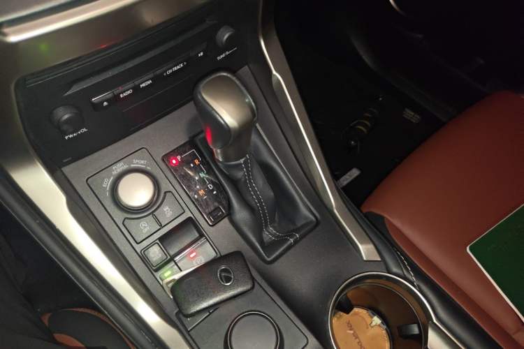 Used Lexus NX 2015 200T All-Wheel-Drive Fēngshàng Edition Gear Lever