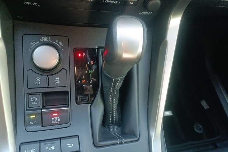 Used Lexus NX 2015 200 Front-Wheel Drive X-Trail SE Edition Gear Lever