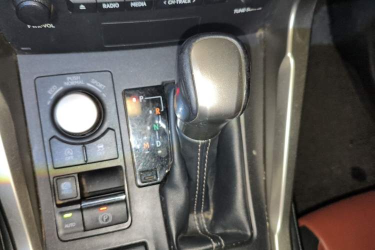 Used Lexus NX 2015 200T All-Wheel-Drive Fēngshàng Edition Gear Lever