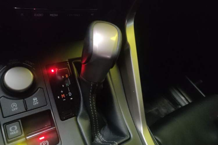 Used Lexus NX 2015 200T All-Wheel-Drive Fēngshàng Edition Gear Lever