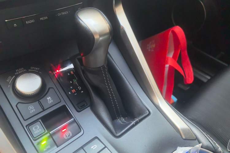 Used Lexus NX 2015 200 Front-Wheel Drive X-Trail SE Edition Gear Lever